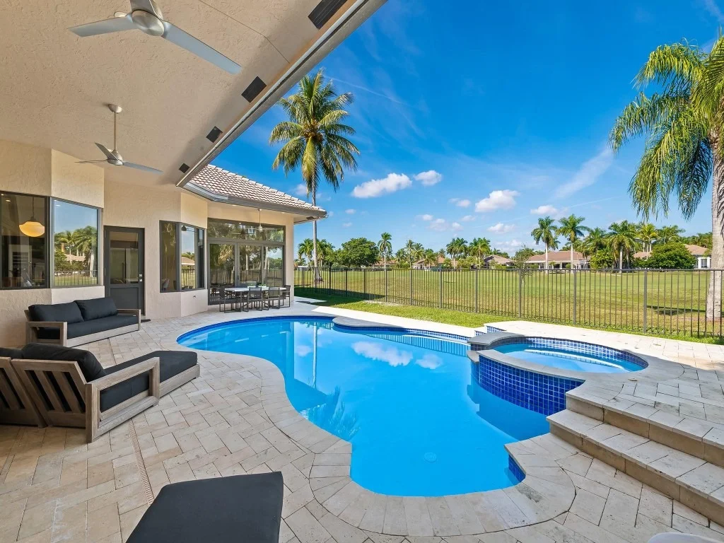 Photo of 2583 Mayfair Lane