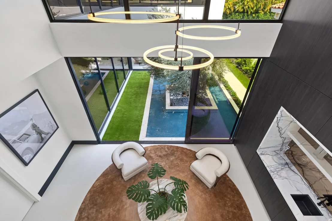 Photo of 1351 Cocoanut Road