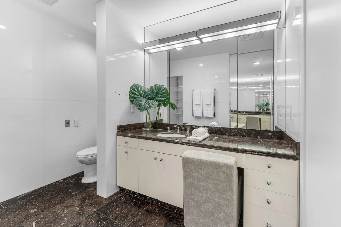 Photo of Unit NPH4 at 2 N Breakers Row Row
