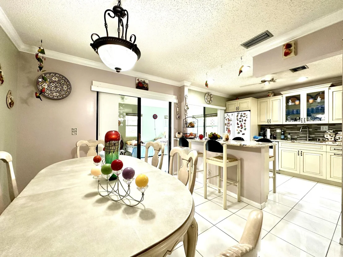 Photo of 5254 Mirror Lakes Boulevard