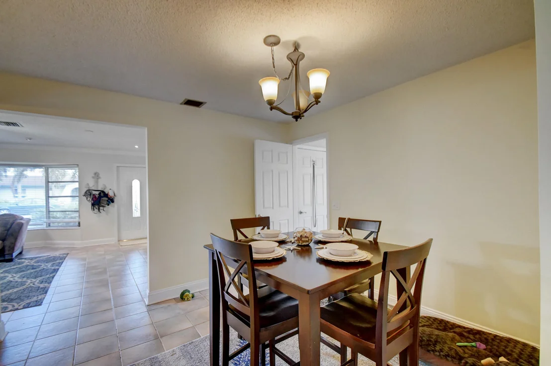 Photo of 3546 Oberon Avenue
