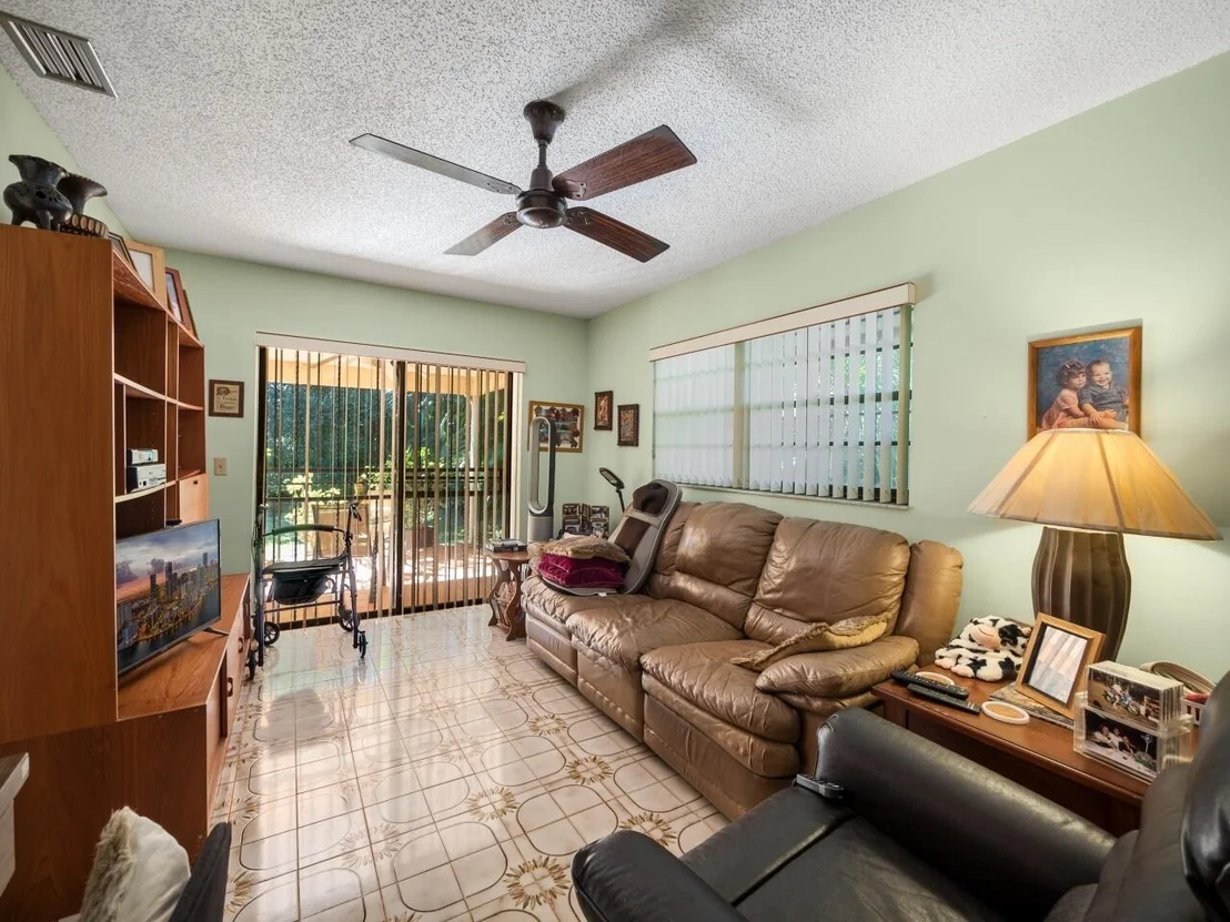 Photo of 370 Ellamar Road