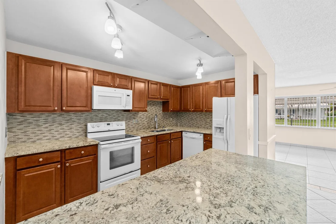 Photo of 2203 Campanelli Boulevard