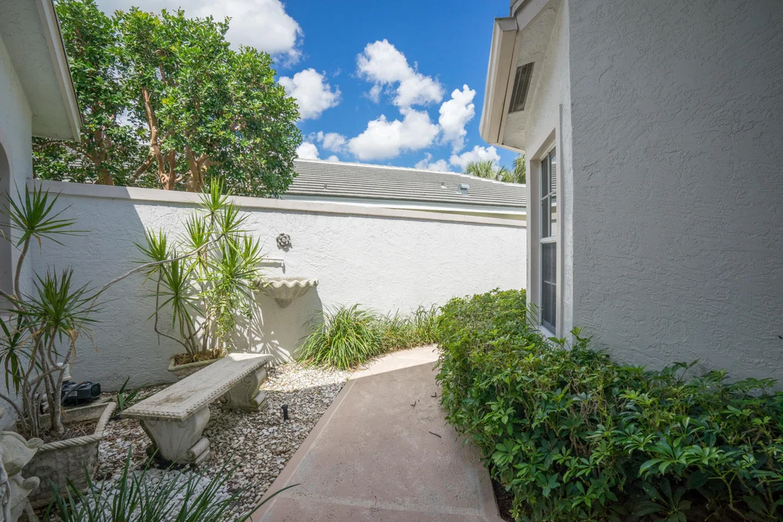 Photo of 123 Harbor Lake Circle