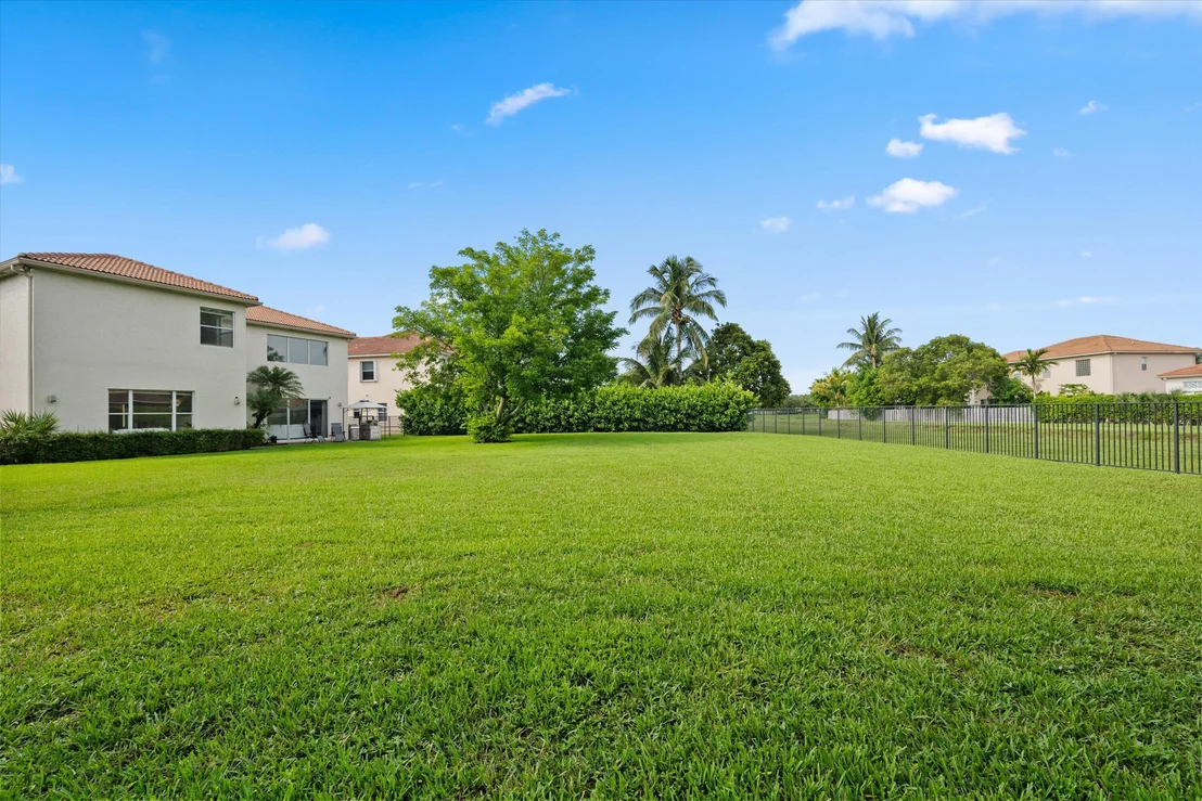 Photo of 1215 Creekside Drive