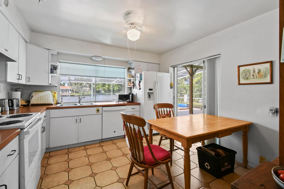 Photo of 7945 Pine Tree Lane