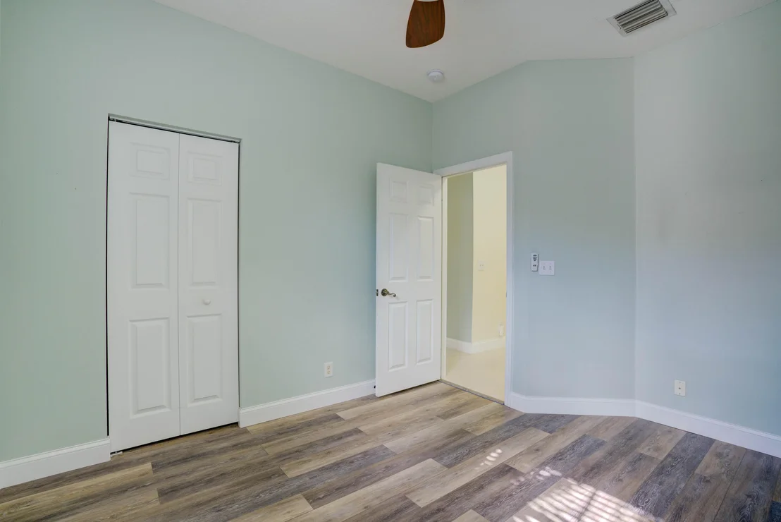 Photo of Unit B at 115 Lighthouse Circle