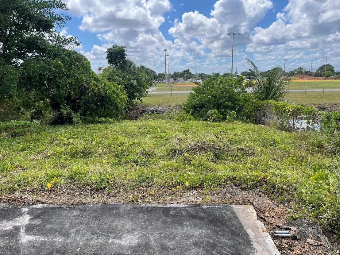 Photo of 705 E River Drive