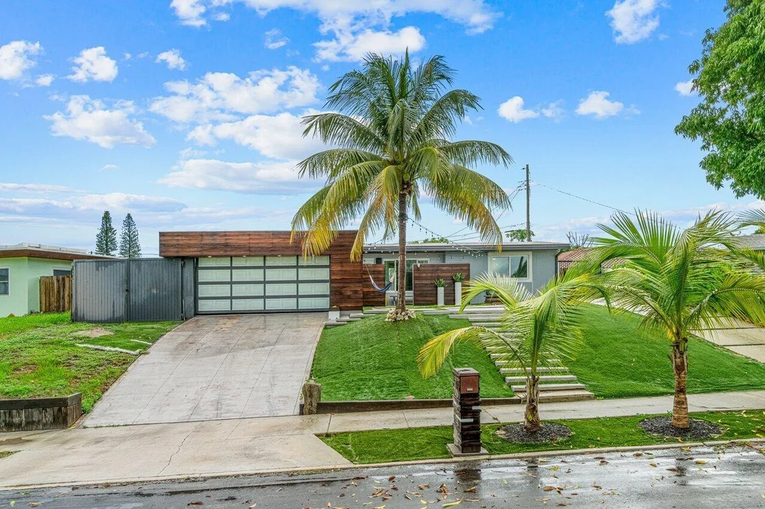 Photo of 1446 Hillcrest Drive