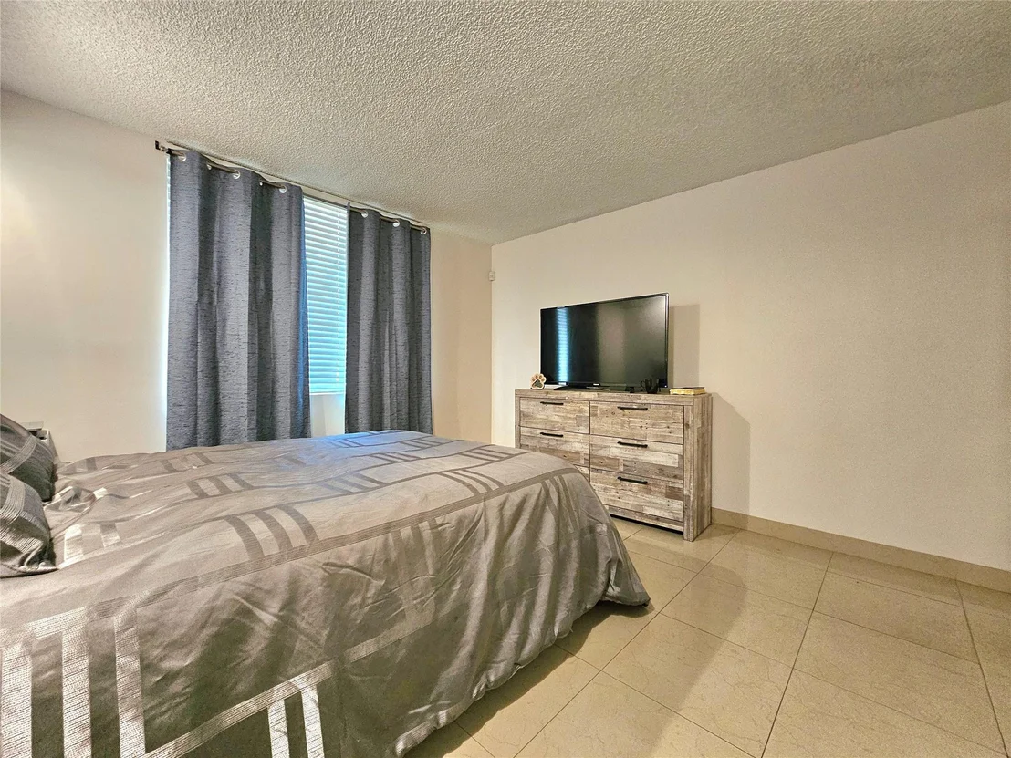 Photo of Unit 13103 at 701 Lyons Road