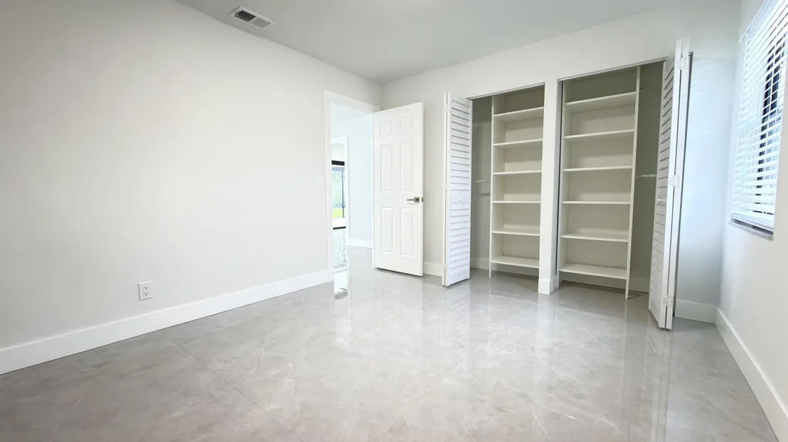 Photo of 712 E Boulevard Chatelaine