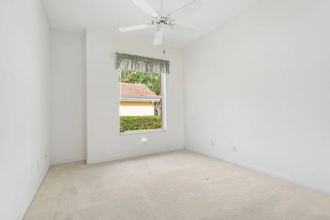 Photo of 156 Hampton Circle