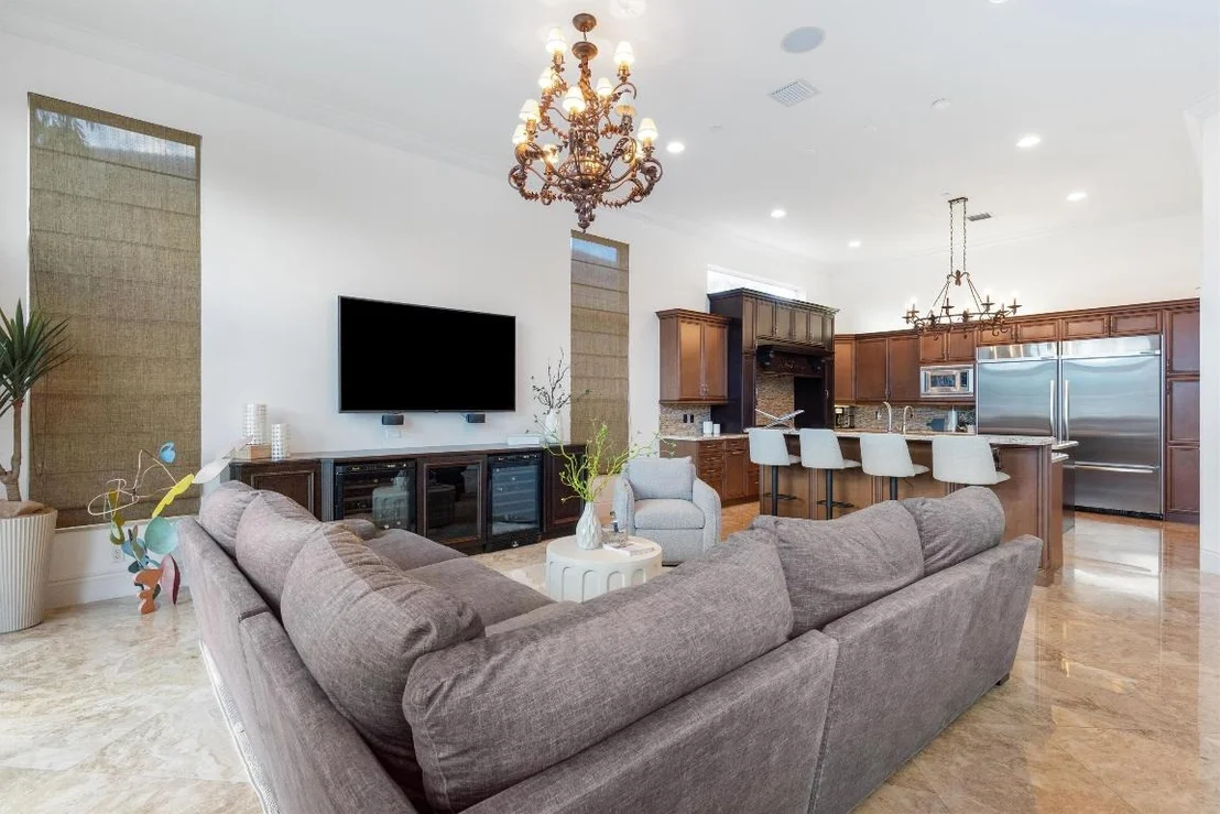 Photo of 932 Banyan Drive