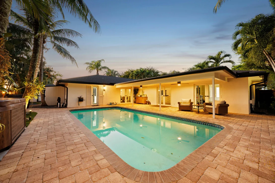 Photo of 3544 Lakeview Drive