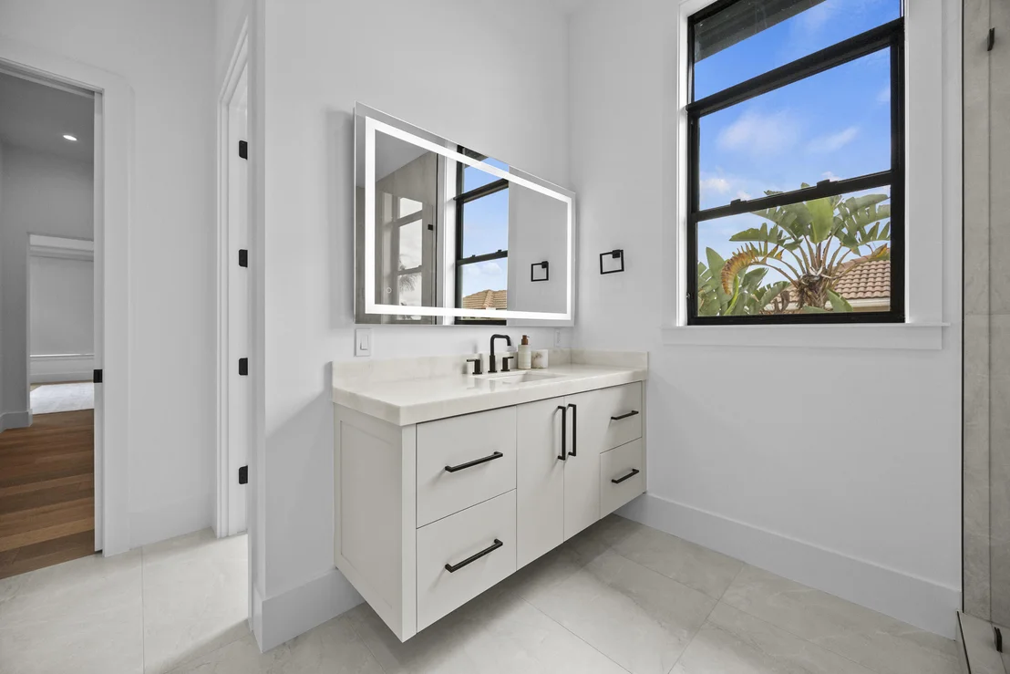 Photo of 736 Lagoon Drive