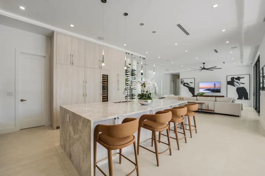 Photo of 948 Banyan Drive
