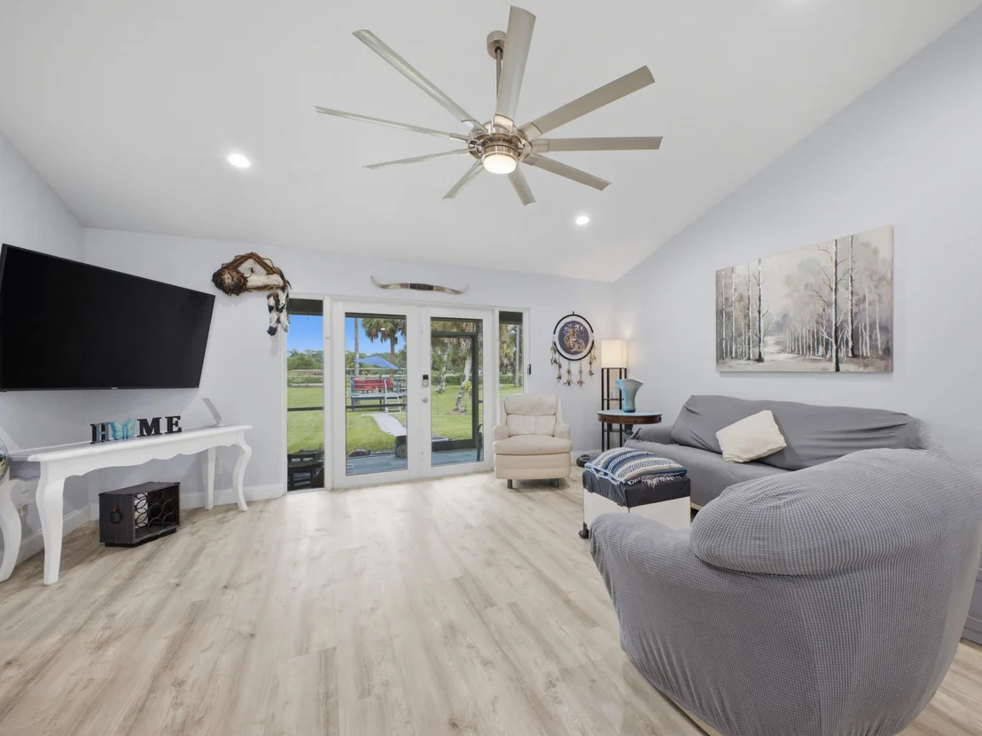 Photo of 14171 BIDDEX Road