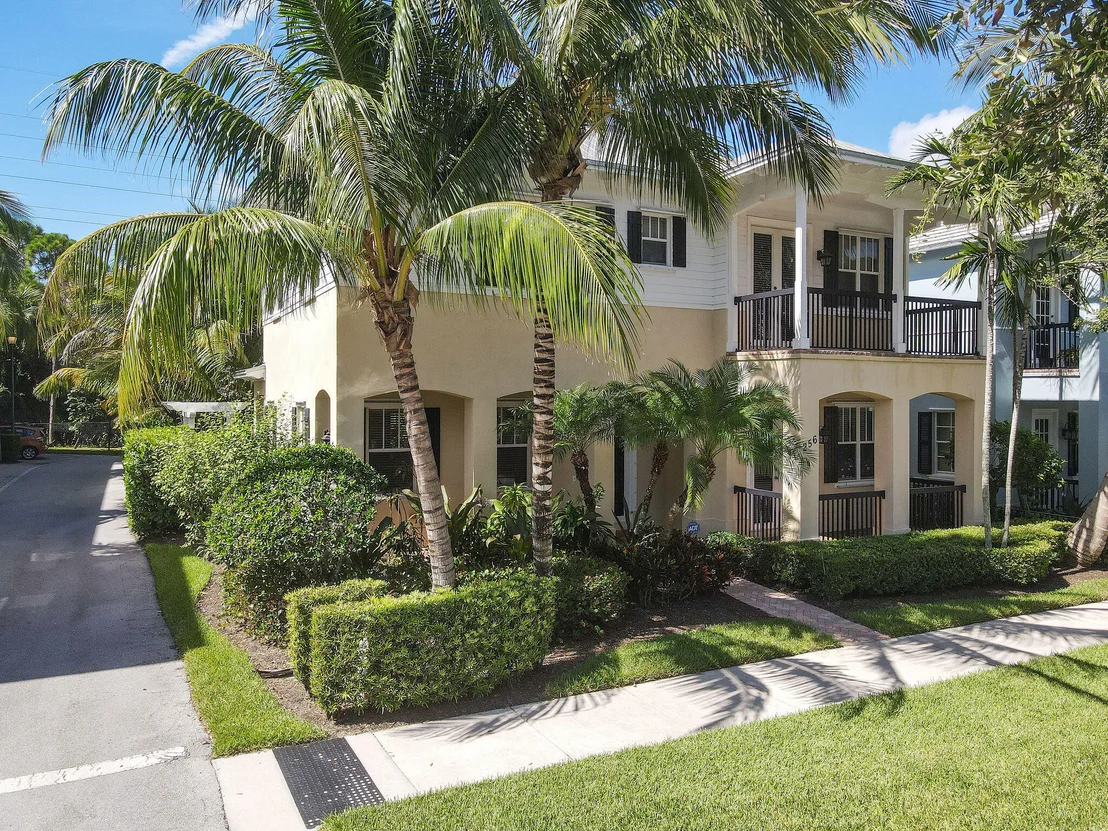 Photo of 256 W Bay Cedar Circle