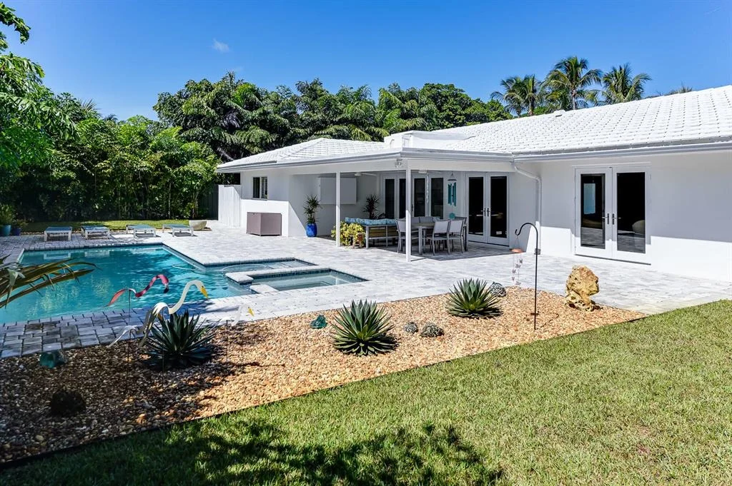 Photo of 200 Ellamar Road