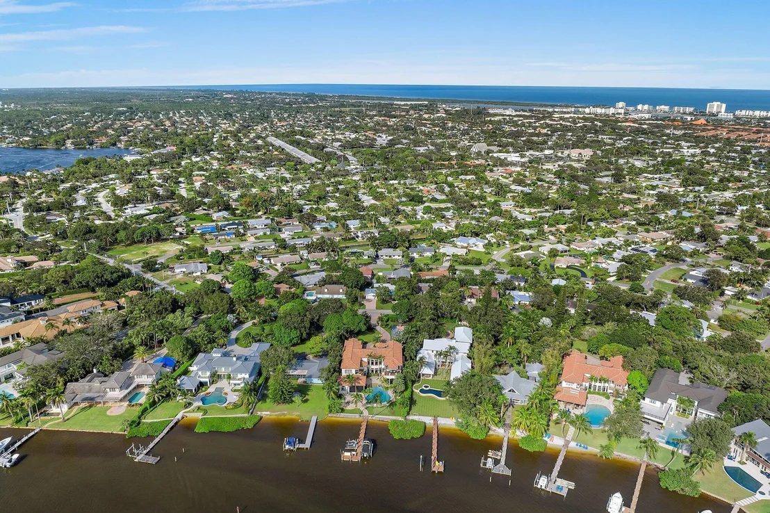 Photo of 243 W Riverside Drive