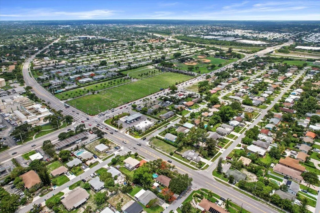 Photo of 1402 S Seacrest Boulevard