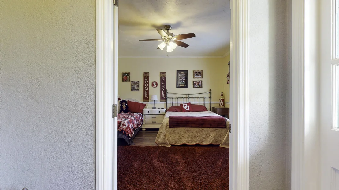 Photo of 1332 N Oak Ridge Drive