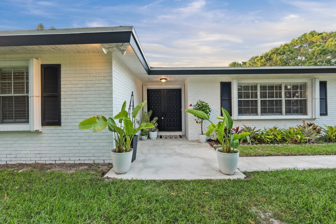 Photo of 2900 Grove Drive