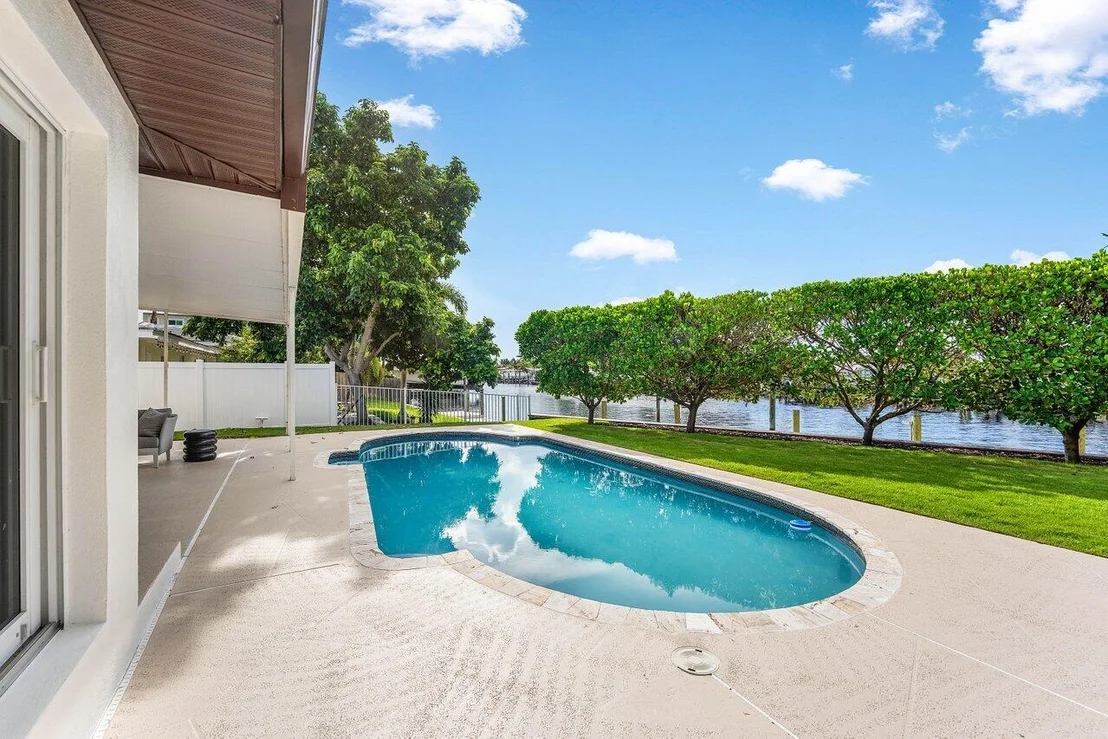 Photo of 638 Shore Drive