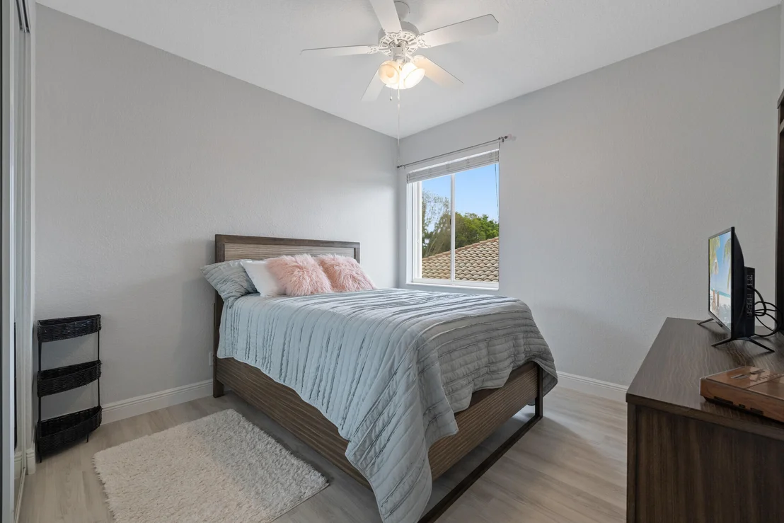Photo of 4390 Mariners Cove Drive