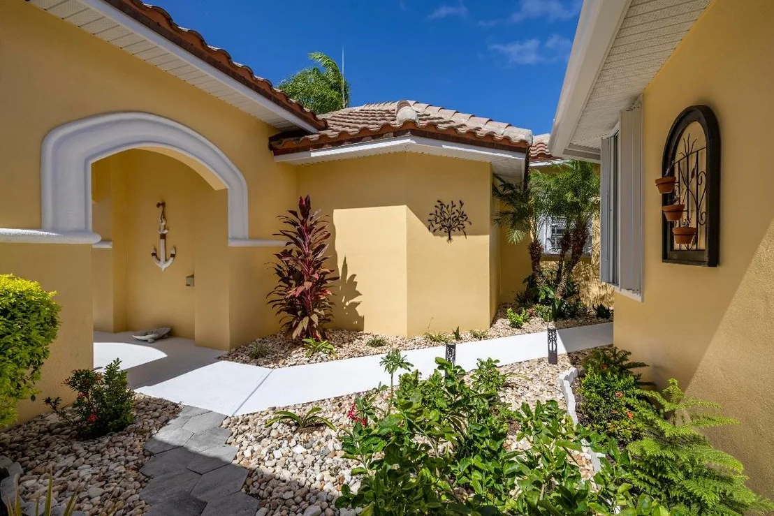 Photo of 1668 Victoria Circle
