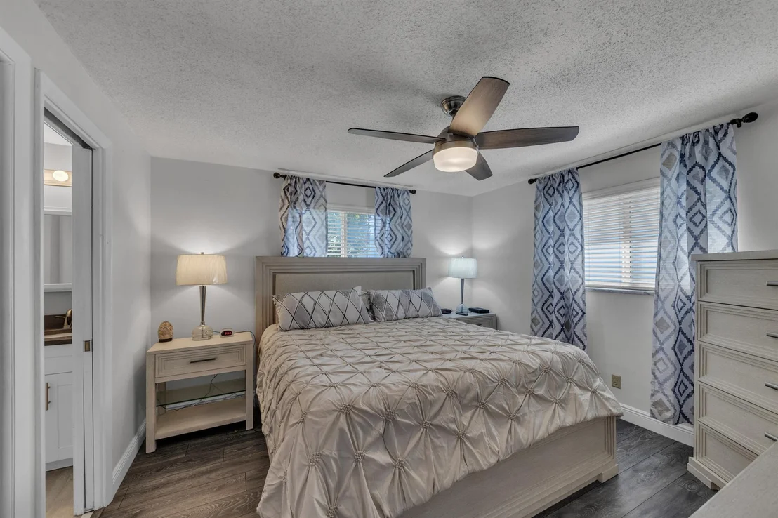 Photo of 2550 NW 2 Drive