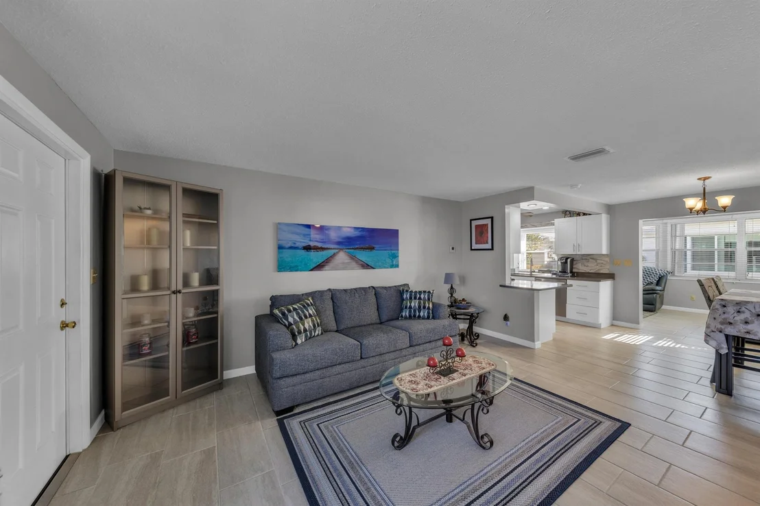 Photo of 2550 NW 2 Drive