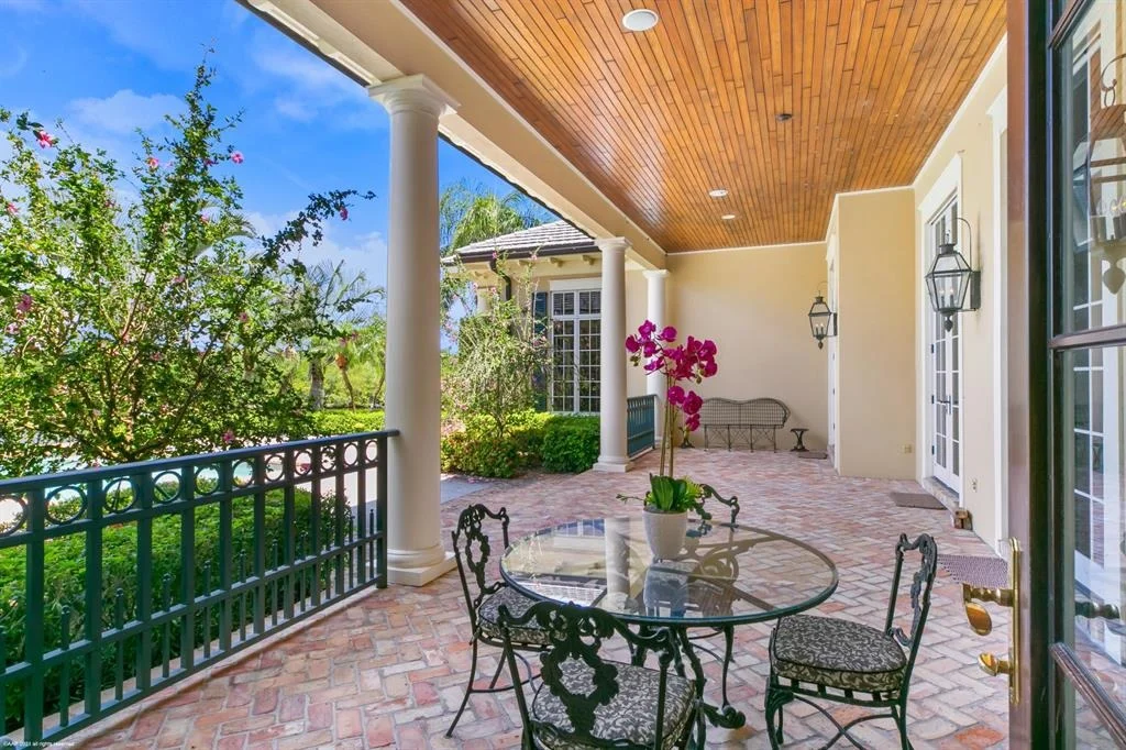 Photo of 533 White Pelican Circle