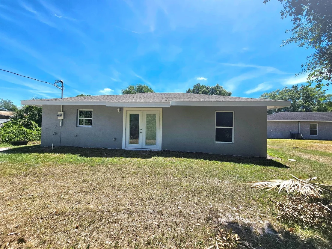 Photo of 3307 NW 35th Avenue