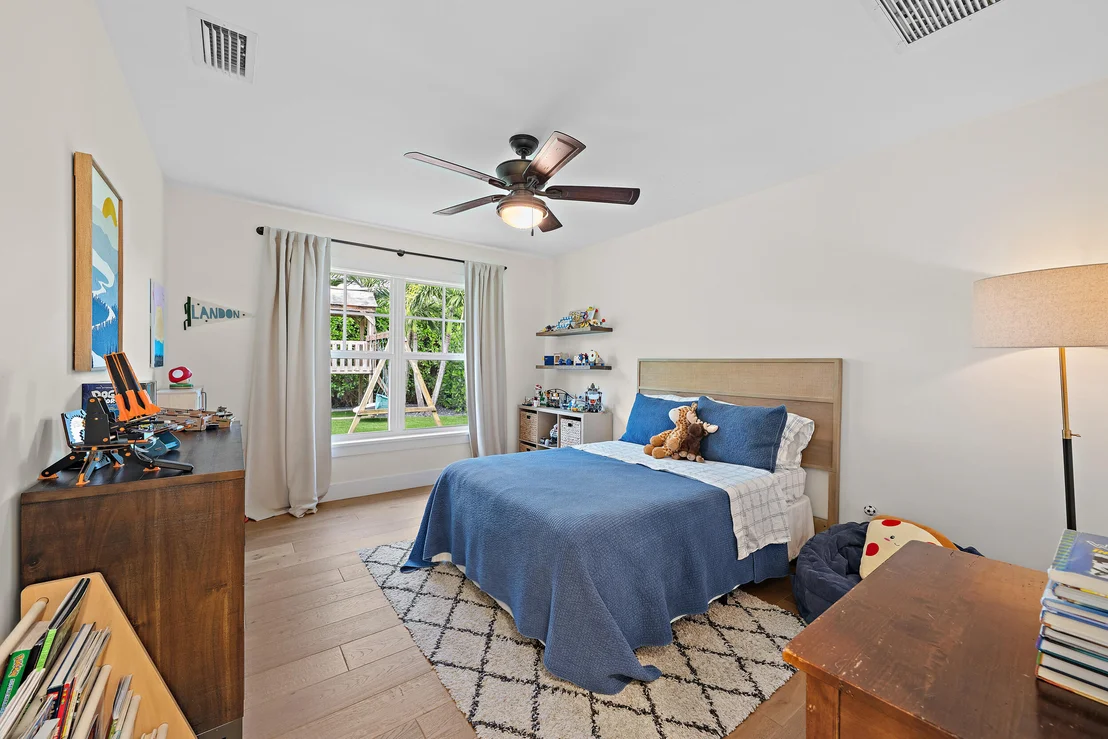 Photo of 215 Golfview Drive