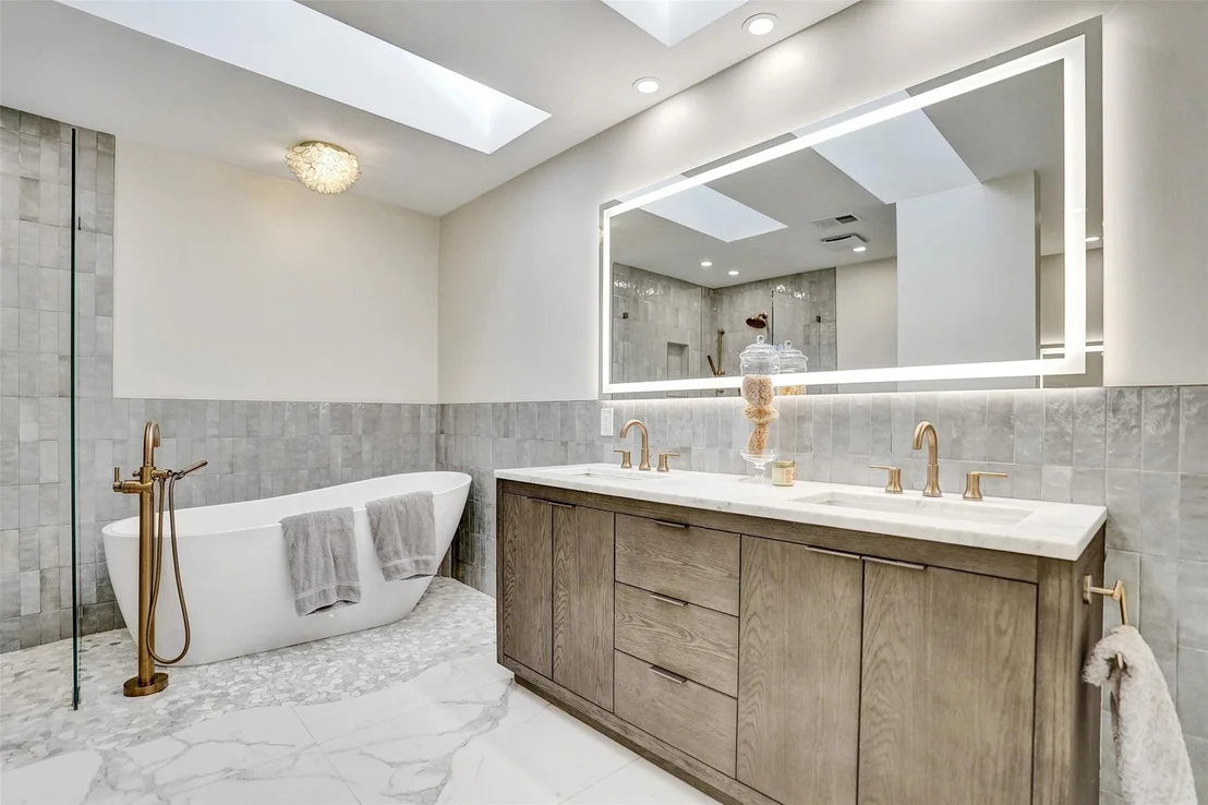 Photo of 21464 Bridge View Drive