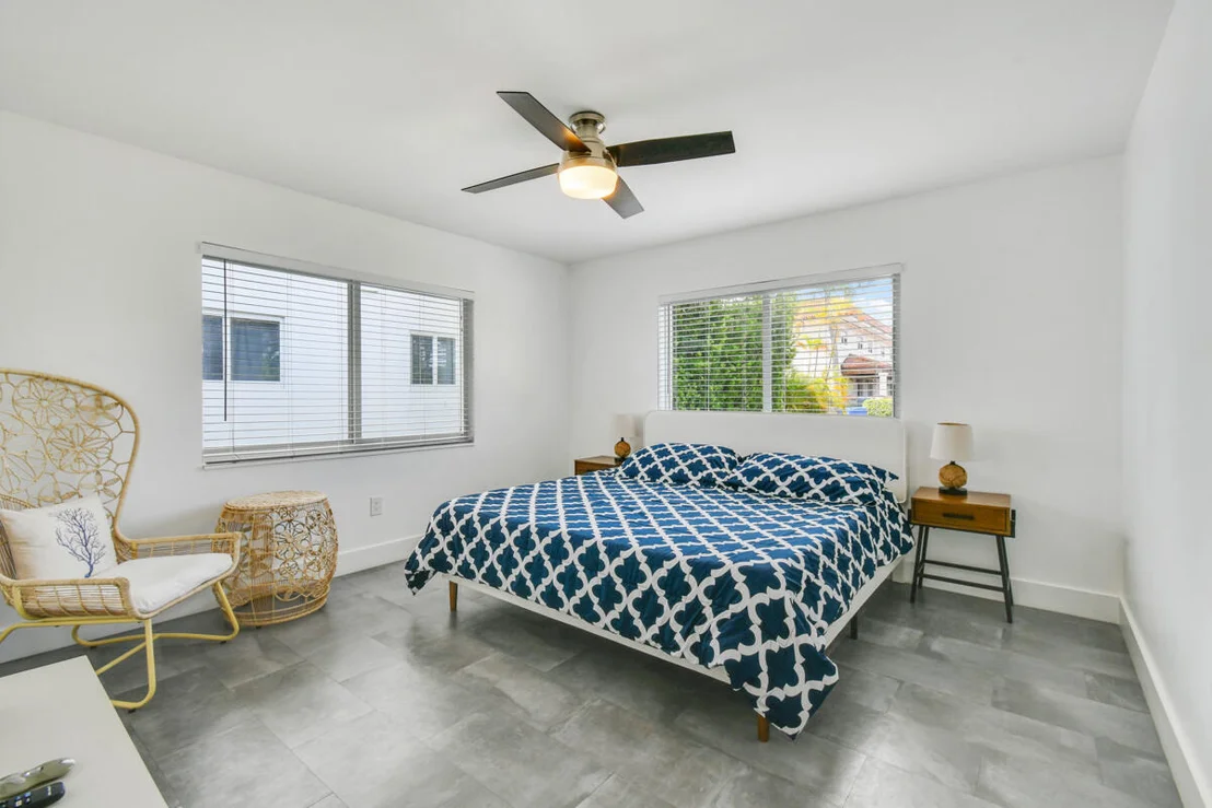 Photo of 1182 Beach Road