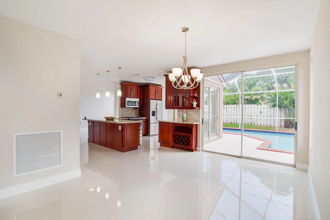 Photo of 1020 Fairfax W