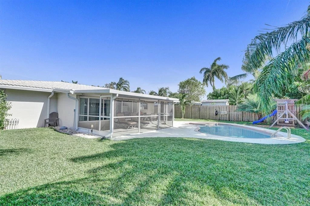 Photo of 371 SE 5th Avenue