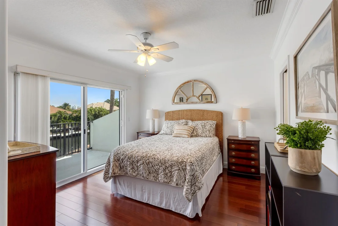 Photo of 917 Iris Drive