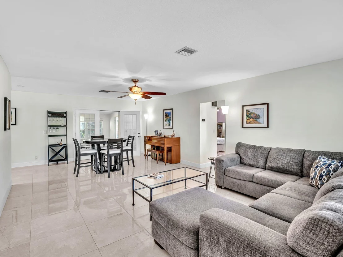 Photo of 633 Heron Drive