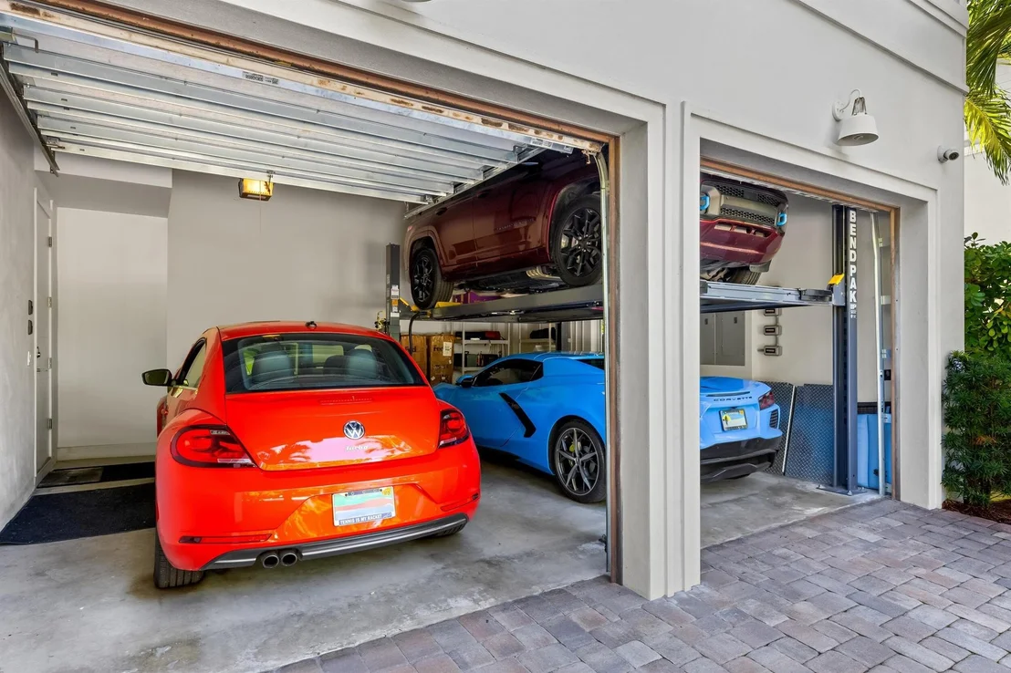 Photo of 970 Lago Mar Lane
