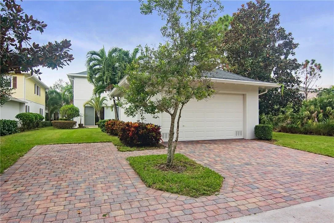 Photo of 279 Caravelle Drive