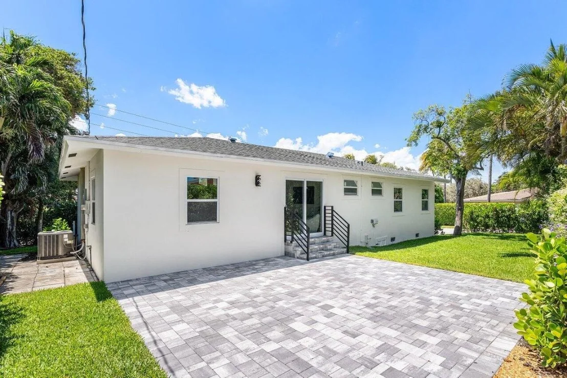 Photo of 5497 N Ocean Boulevard