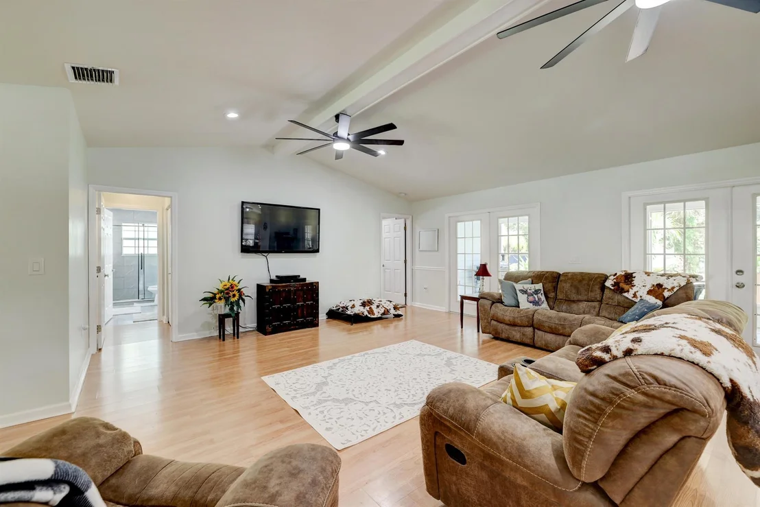 Photo of 8680 Moco Lane