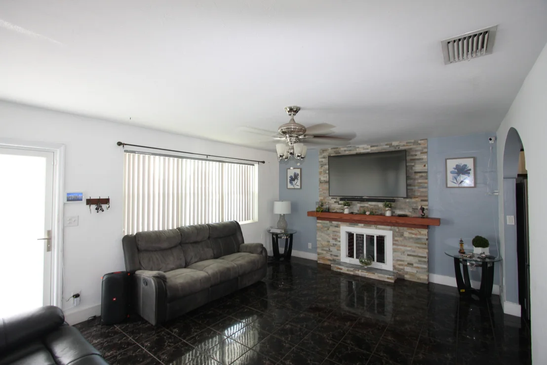 Photo of 1021 Cherry Road