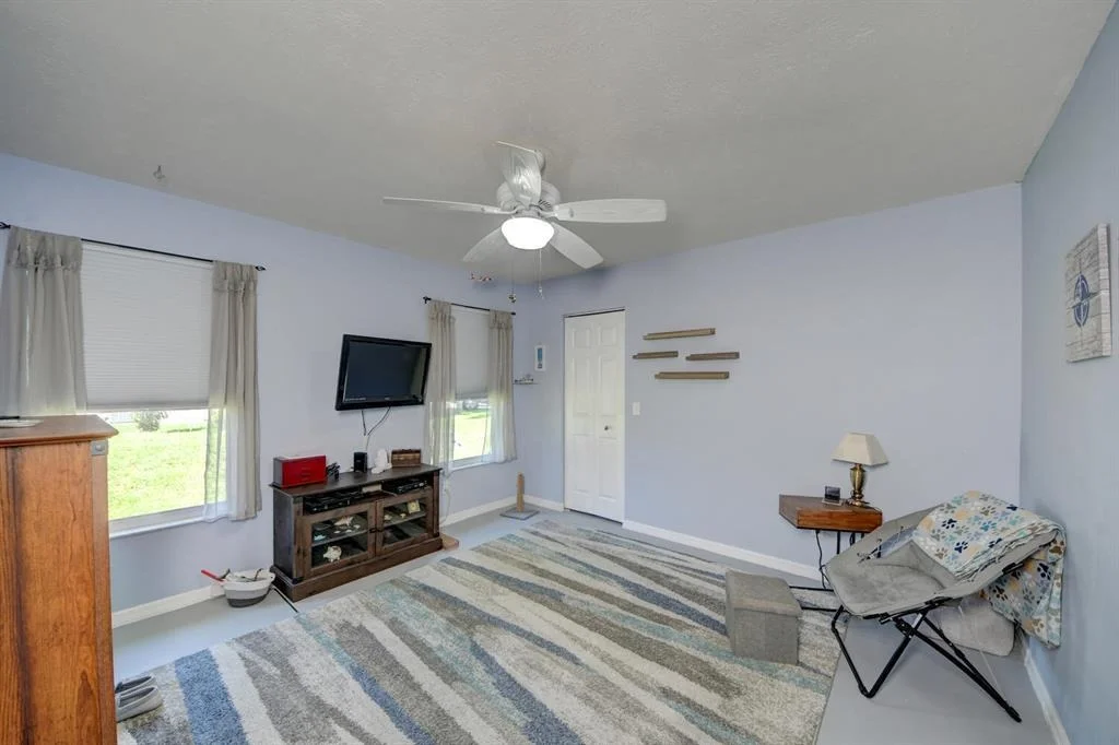 Photo of 4284 SE Rainbows End