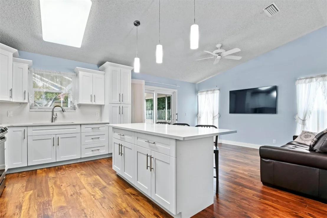 Photo of 3082 Lillian Lane