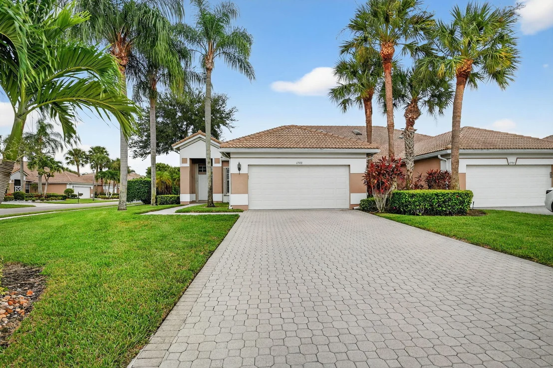 Photo of 6900 Cairnwell Drive