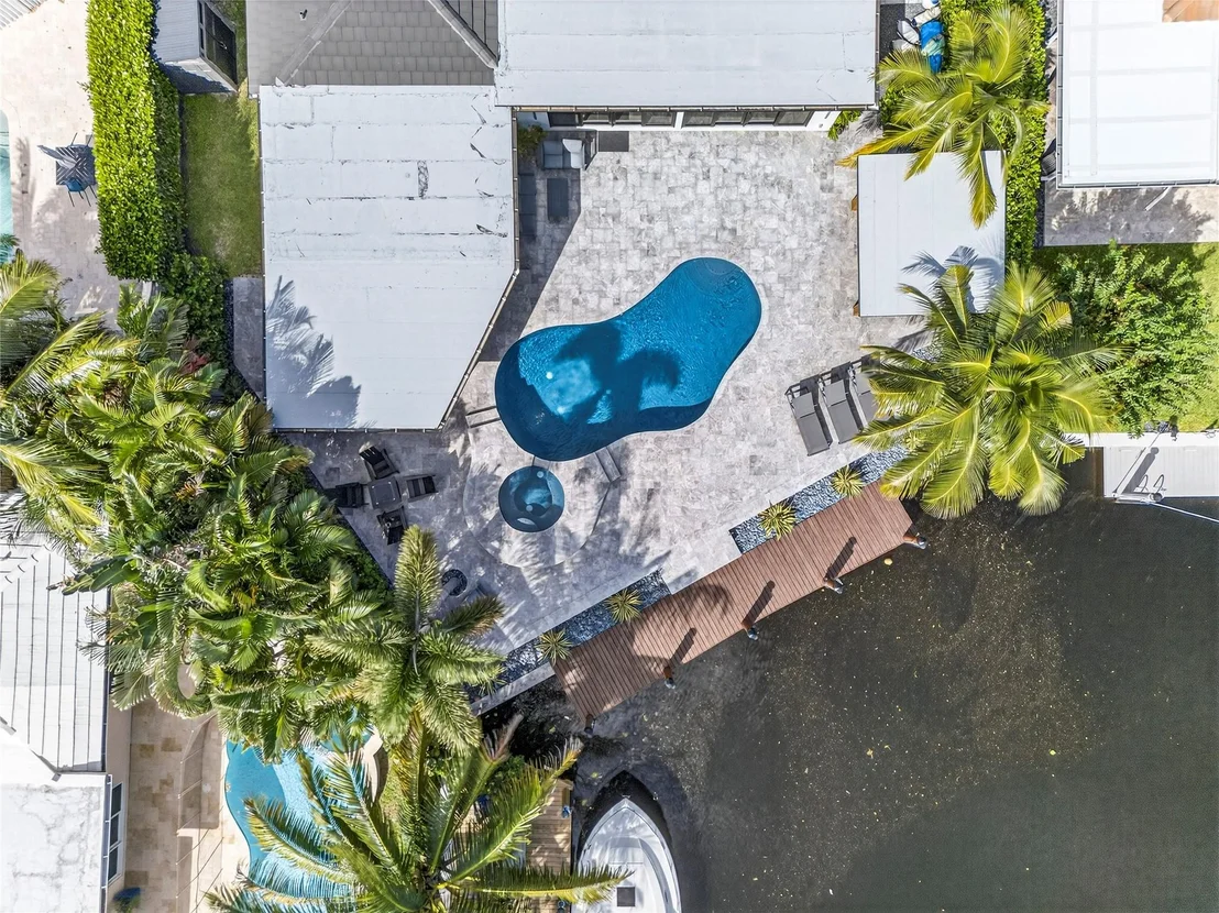 Photo of 160 SE 3rd Court